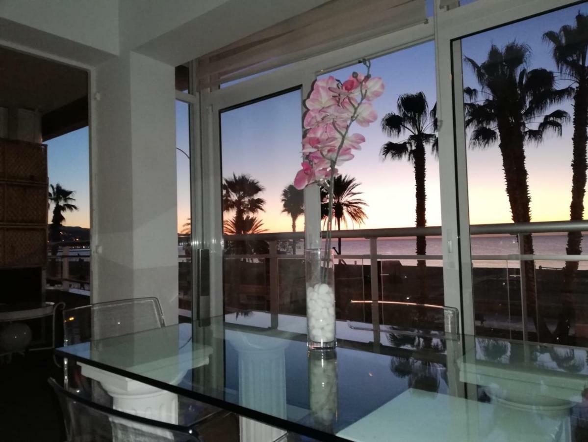 Apartamento Lujo Frente Al Mar Centro De Malaga Málaga Exterior foto